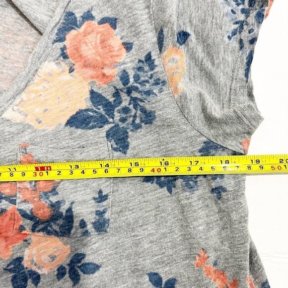 🌷 sale* Torrid Oversized V Neck Floral T Shirt Size Medium Modal Lightweight - Picture 11 of 12